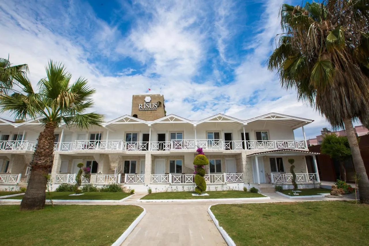 Risus Beach Resort Hotel Kusadasi