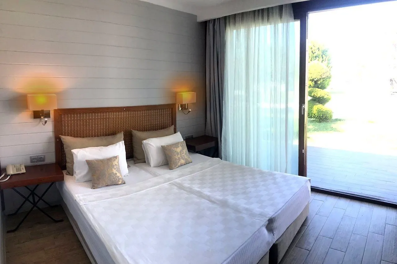 Risus Beach Resort Hotel Kusadasi