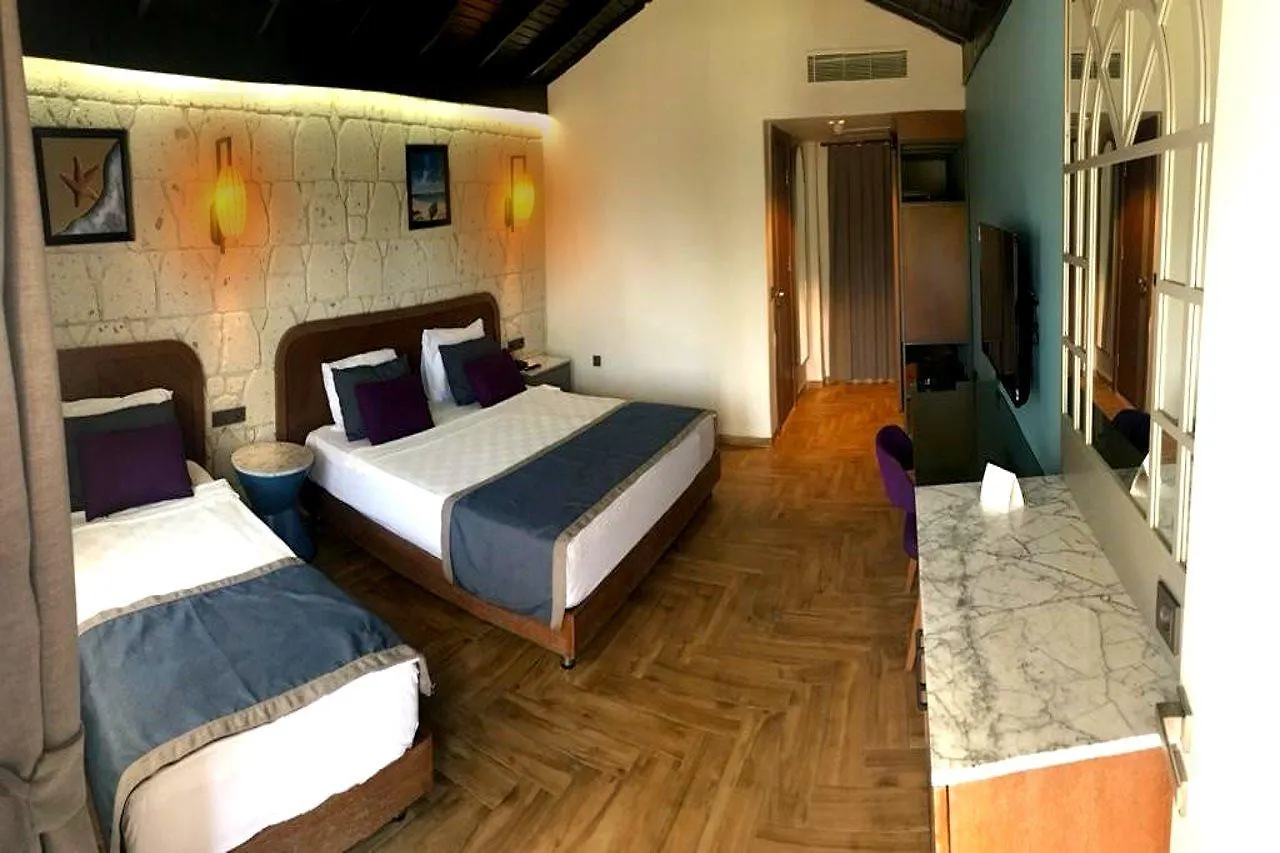 Risus Beach Resort Hotel Kusadasi