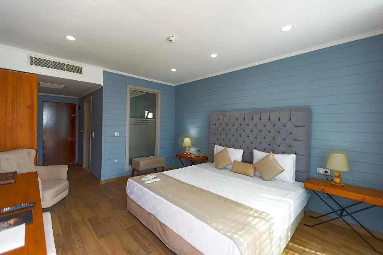 Risus Beach Resort Hotel Kusadasi