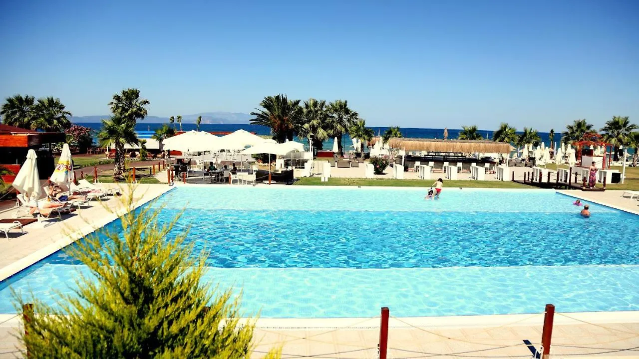 Risus Beach Resort Hotel Kusadasi