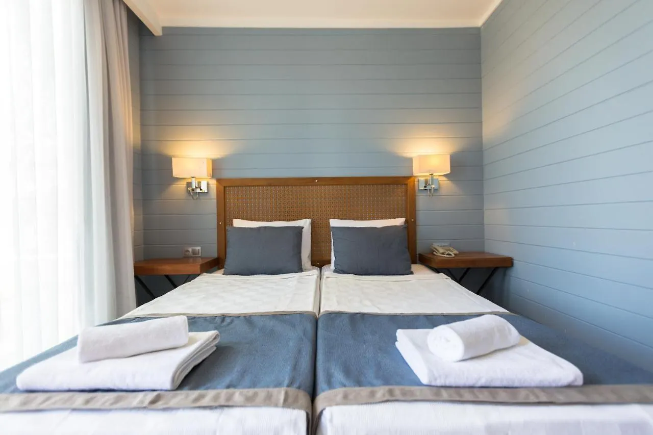 Risus Beach Resort Hotel Kusadasi