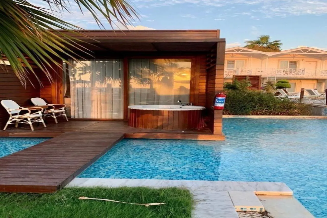 Risus Beach Resort Hotel Kusadasi